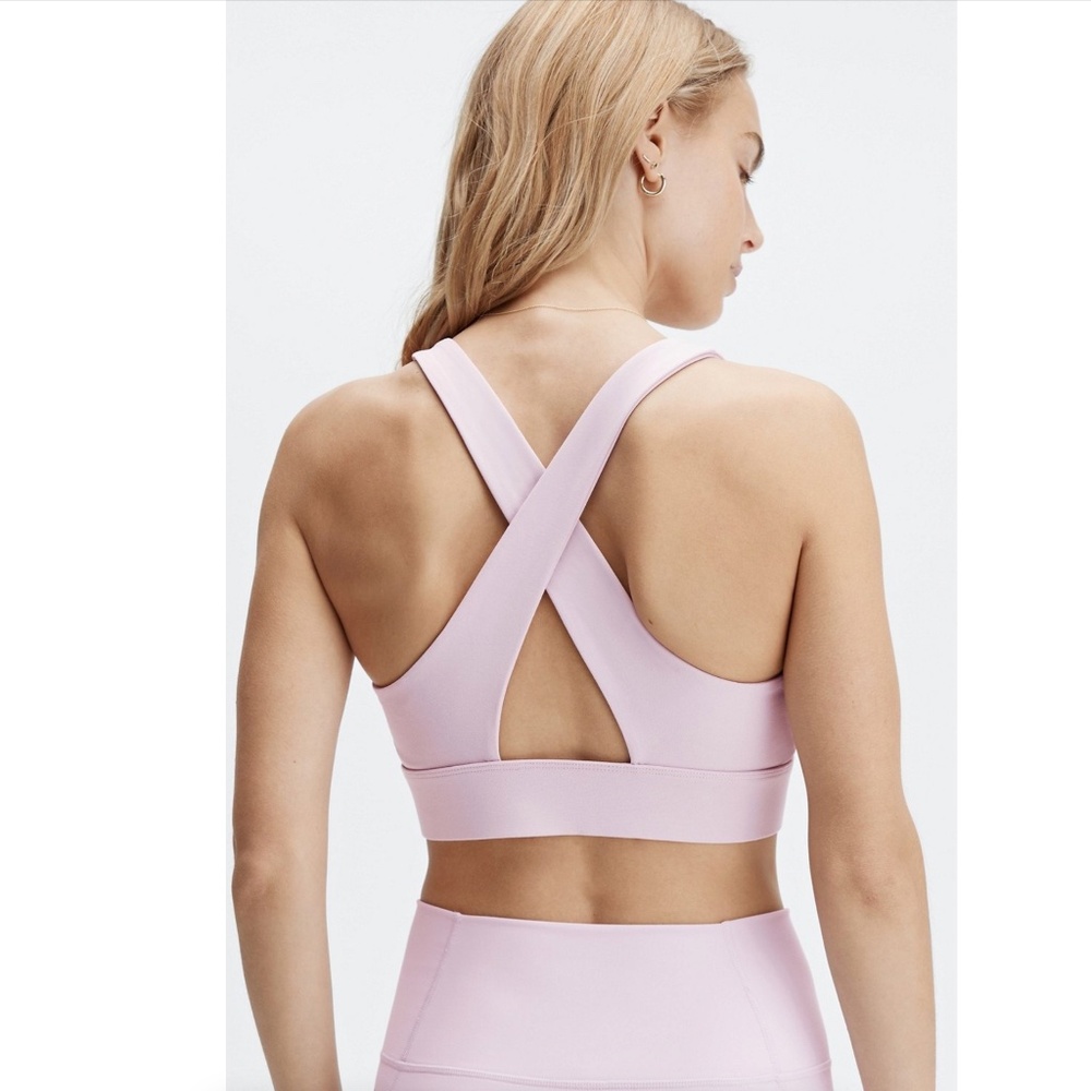 Fabletics Oasis Twist Sports Bra - Picture 2 of 4
